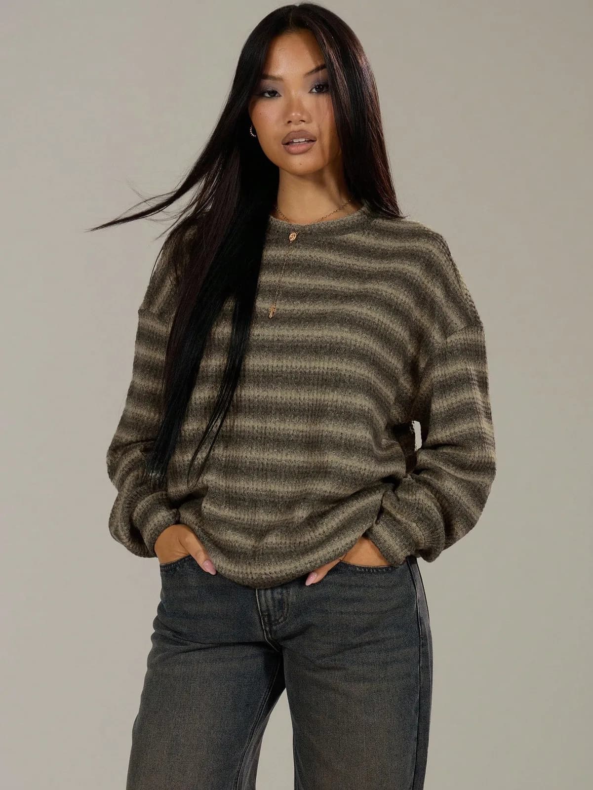 Pull oversized en maille rayée marron et beige à col rond style Y2K