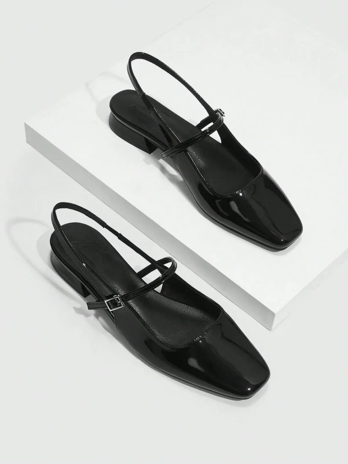Ballerines slingback vernies à petit talon et bride Mary Jane