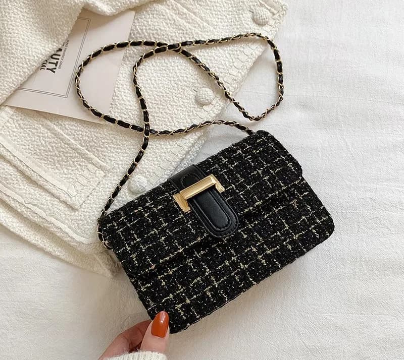 Sac bandoulière rectangulaire en tweed avec patte à fermoir métallique
