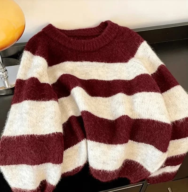 Pull moelleux à larges rayures bordeaux et blanches coupe ample