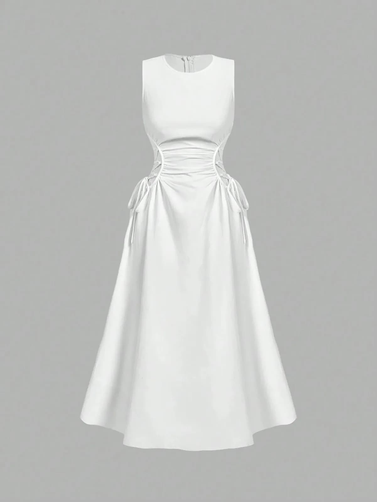 Robe évasée mi-longue à détails plissés et laçage sur les côtés