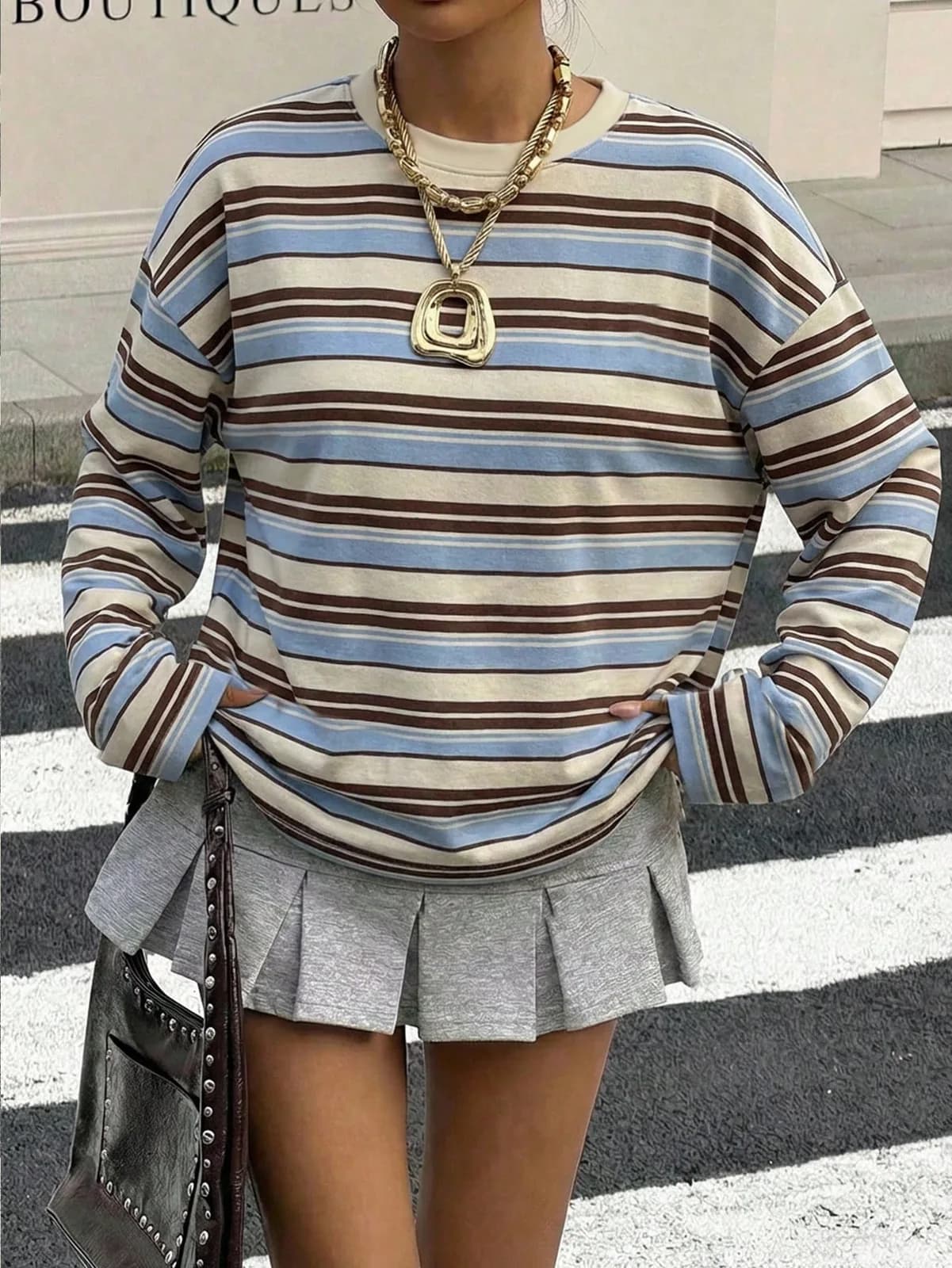 T-shirt oversized à manches longues à rayures marron, bleu et beige