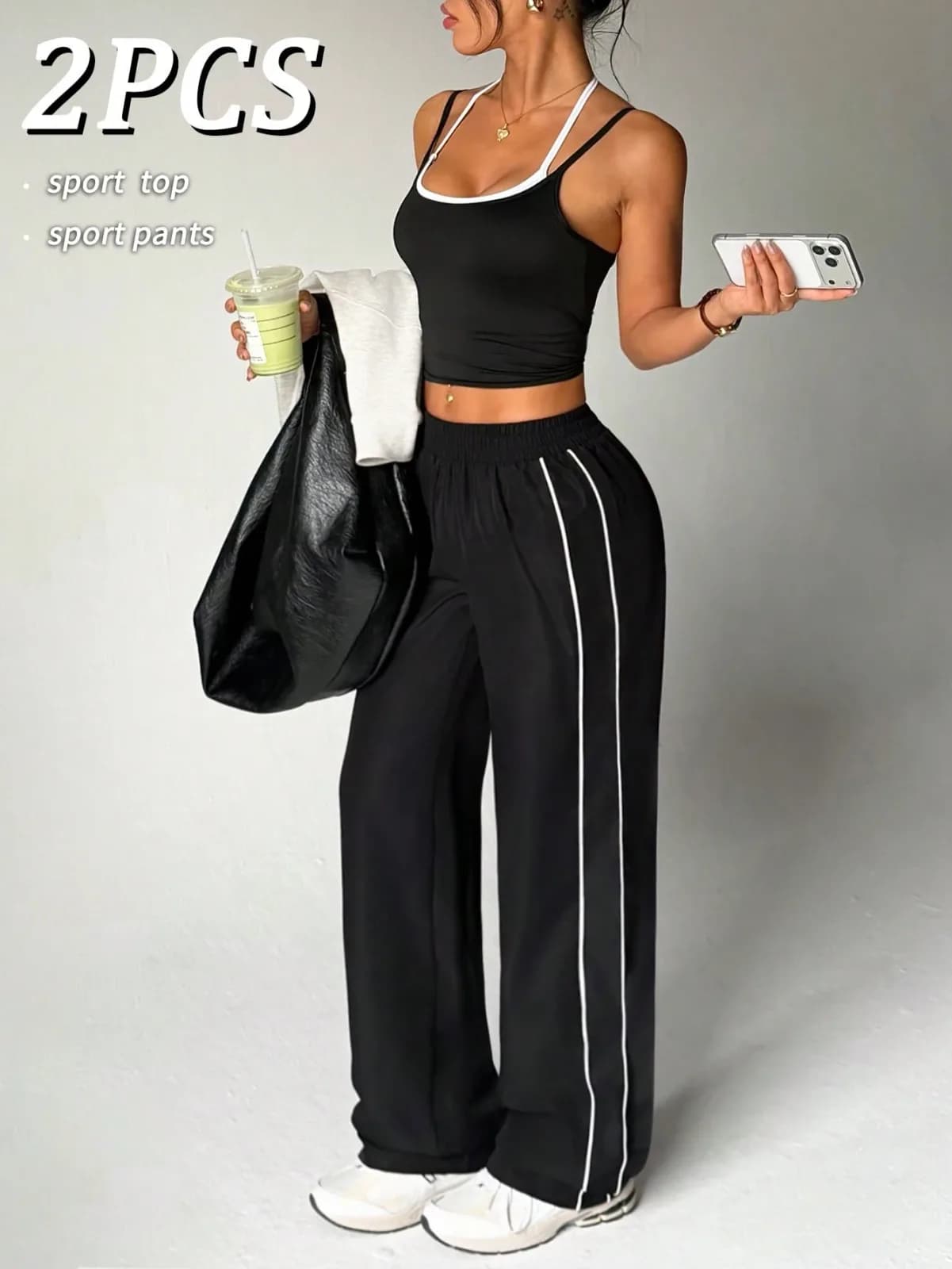 Ensemble de sport 2 pièces bleu marine débardeur court et pantalon large à liserés