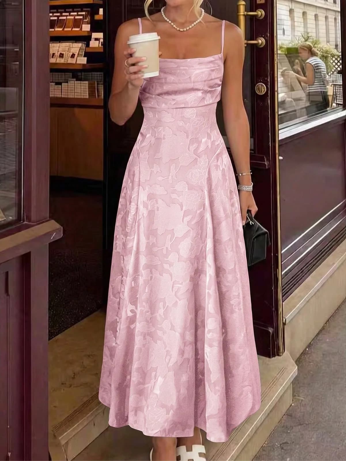 robe longue évasée en jacquard floral à bretelles fines