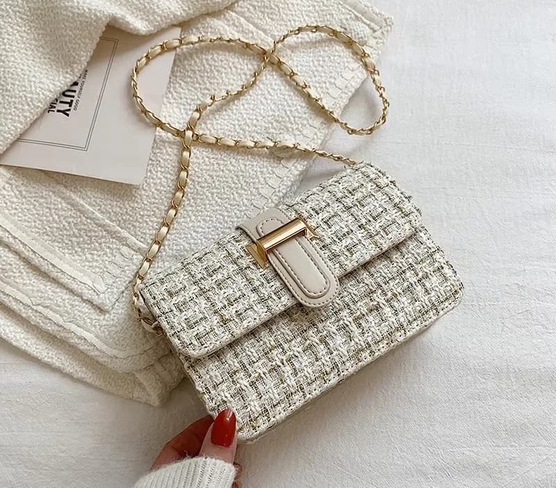Sac bandoulière rectangulaire en tweed avec patte à fermoir métallique