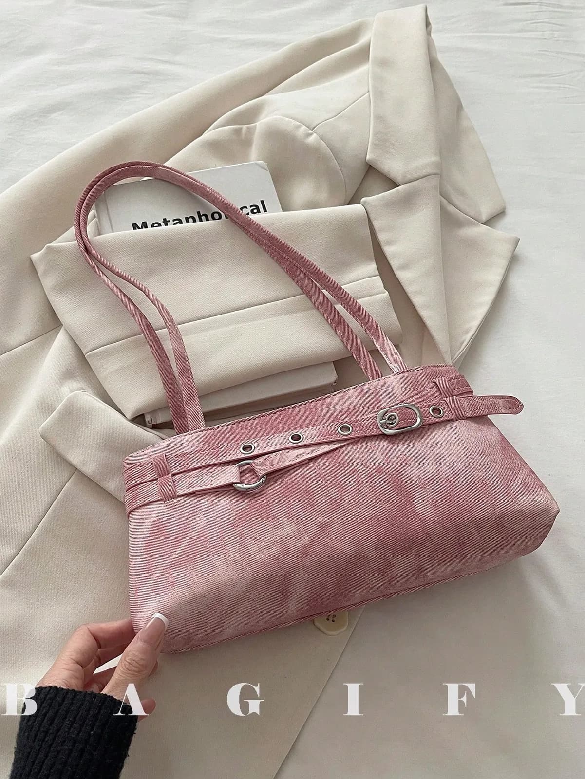 Sac à main et sac épaule tendance avec ceinture décorative