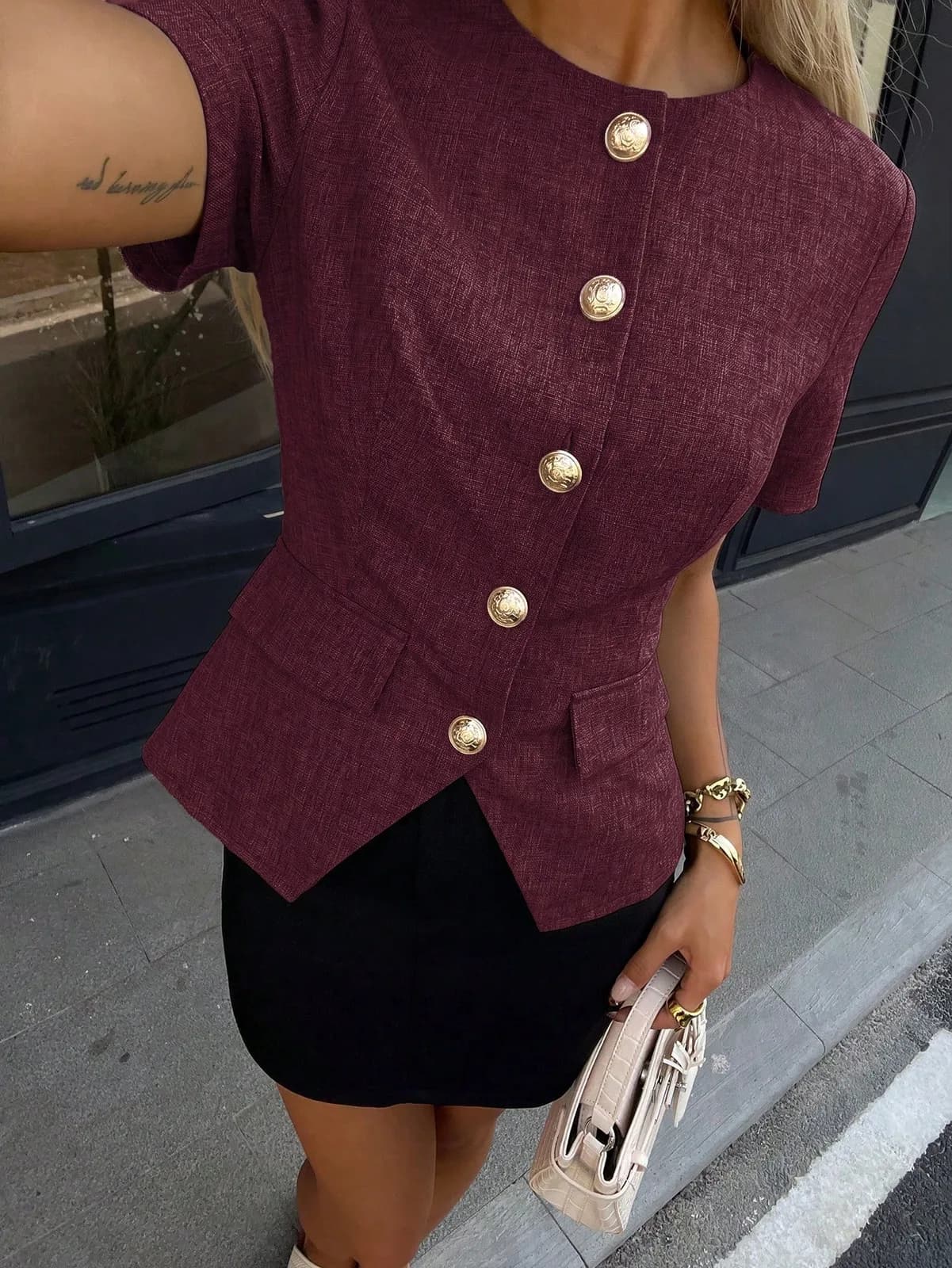 Top blazer vert olive cintré à manches courtes et boutons dorés