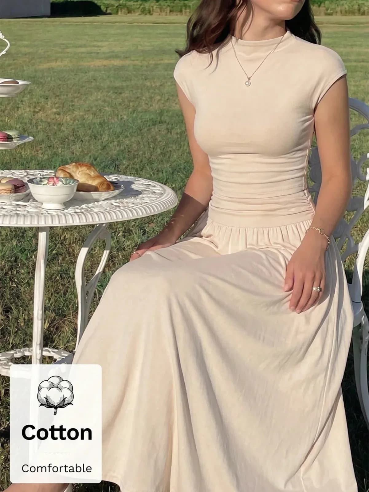 Ensemble deux pièces vert olive fluide avec jupe longue plissée