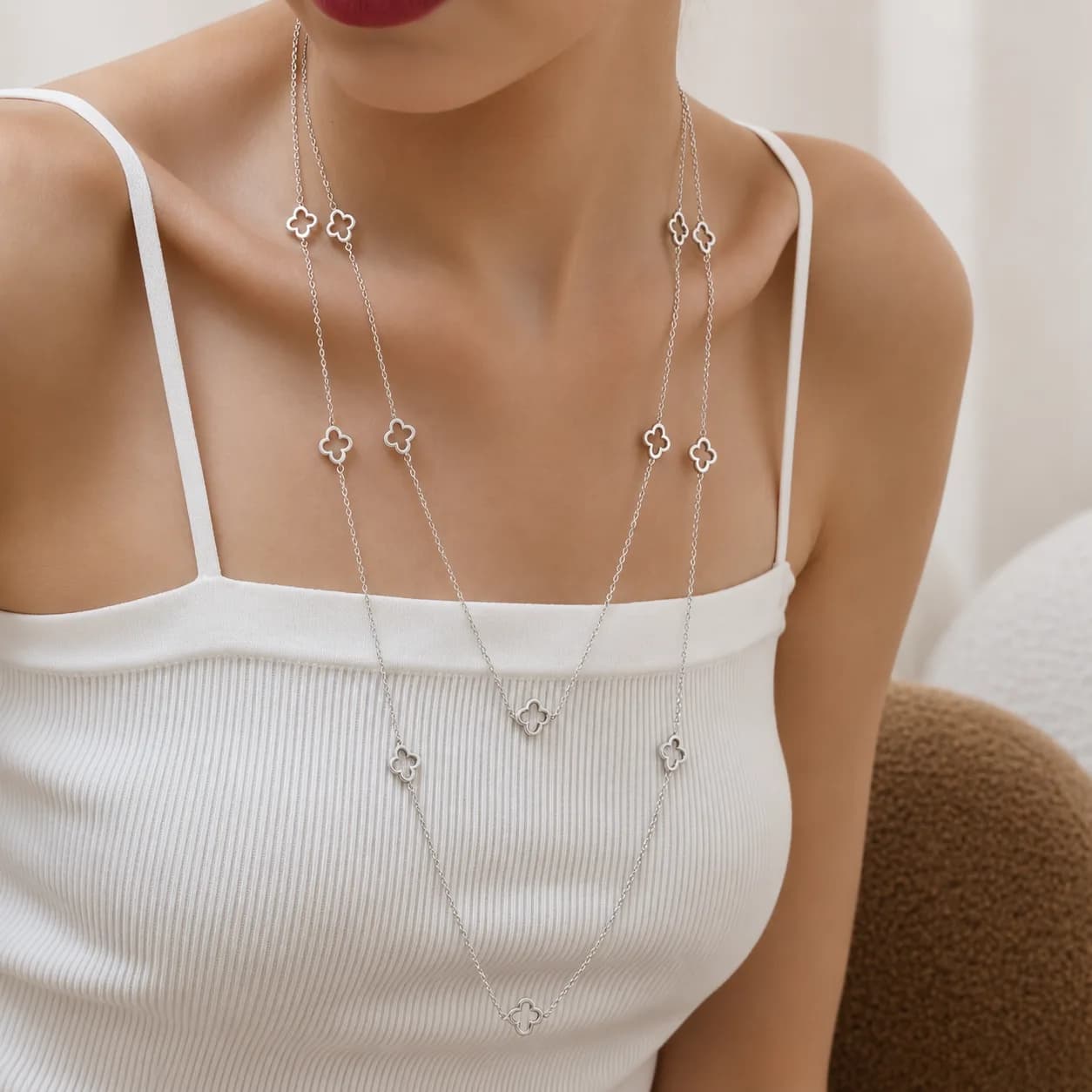 Sautoir long à double rangée en acier inoxydable à motifs trèfles