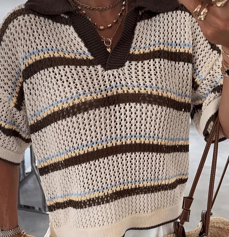 Polo rayé ajouré en maille crochet style vacances