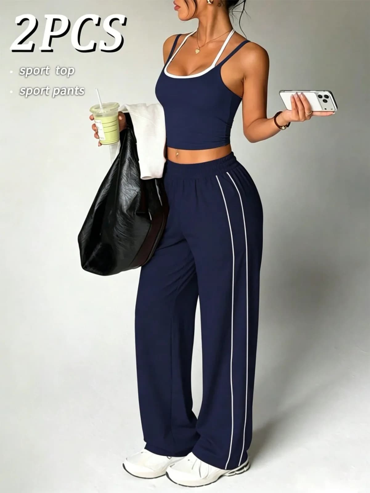 Ensemble de sport 2 pièces bleu marine débardeur court et pantalon large à liserés