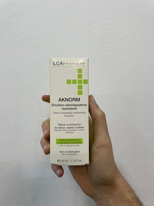 LCA AKNORM emulsion seboregulatrice hydratante