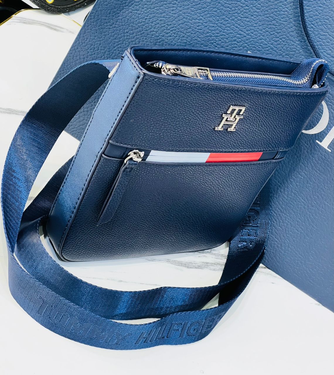 Sacoche Tommy Hilfiger super Qualité