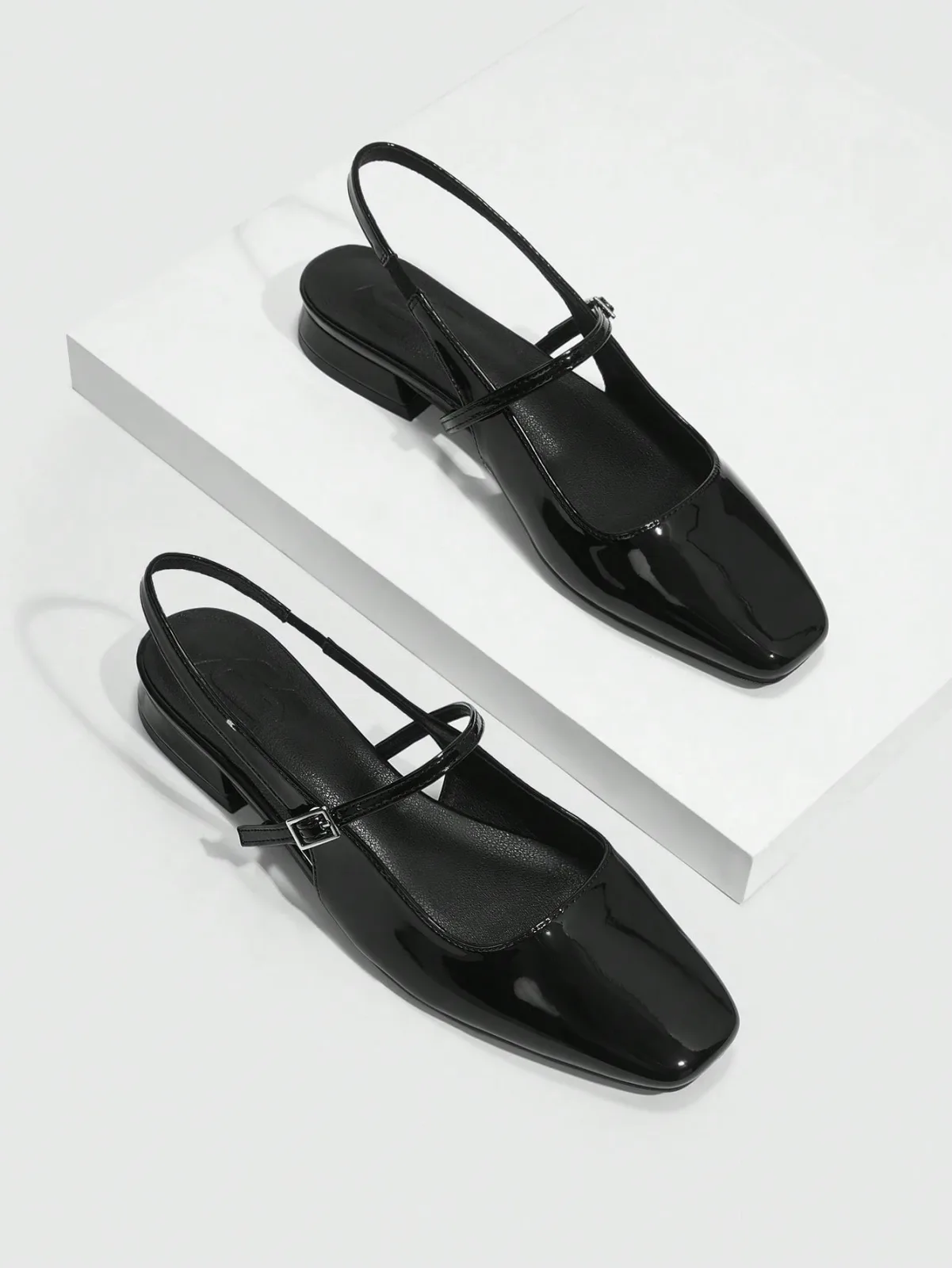 Ballerines slingback vernies à petit talon et bride Mary Jane