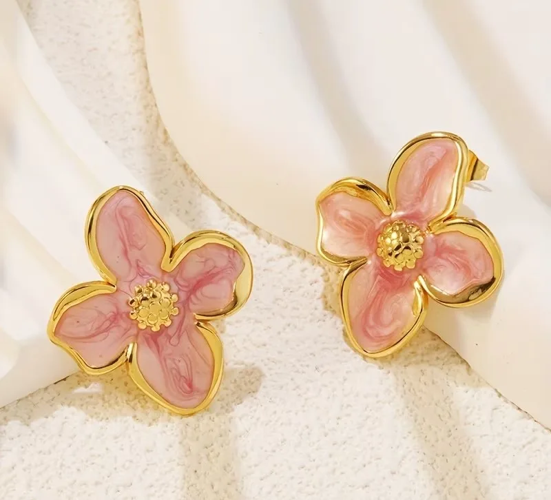 Boucles d'oreilles puces fleurs en émail et contour doré en acier inoxydable