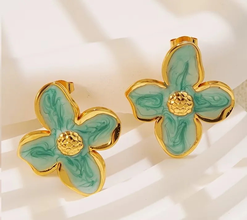 Boucles d'oreilles puces fleurs en émail et contour doré en acier inoxydable