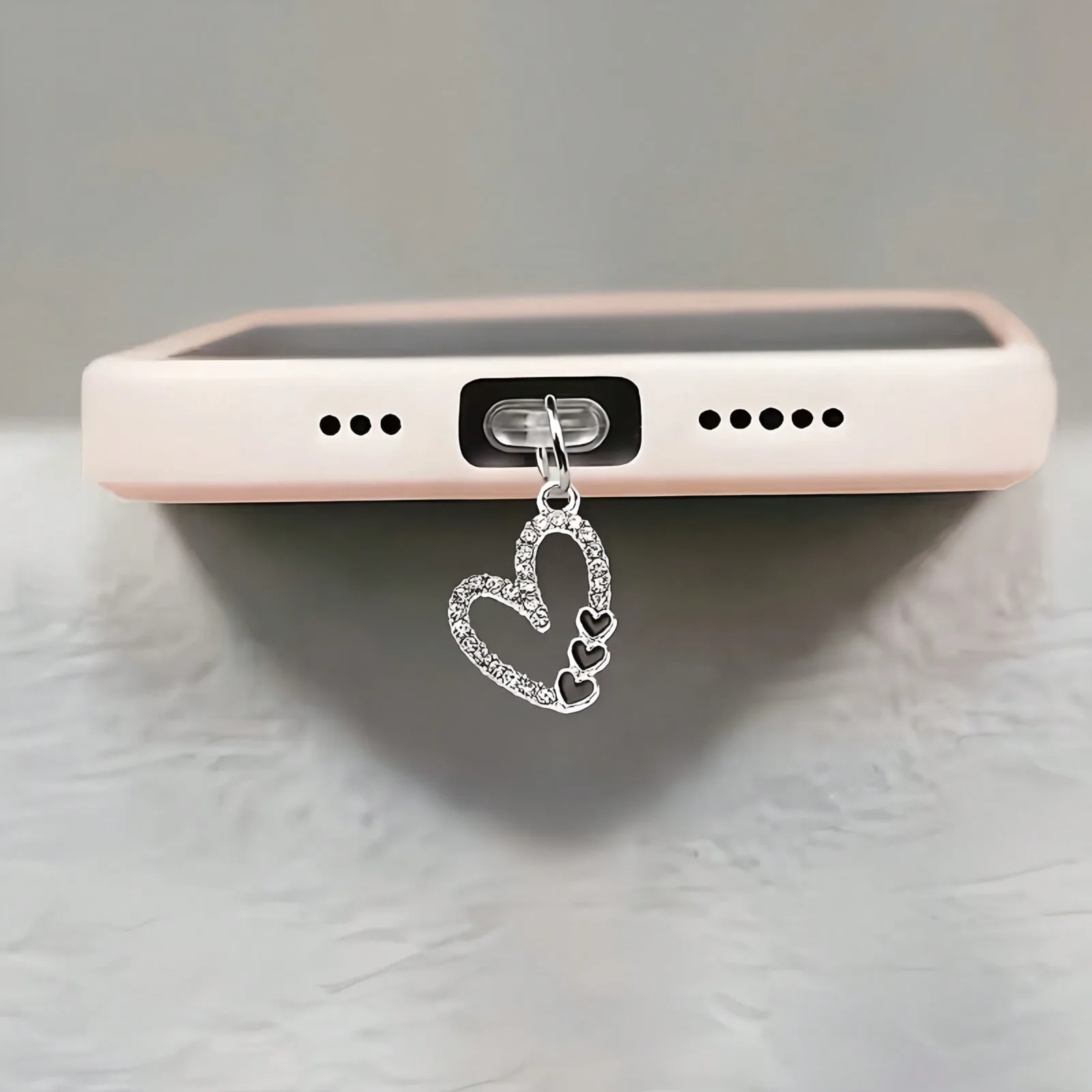 Bouchon anti-poussière pour téléphone avec pendentif cœur en strass