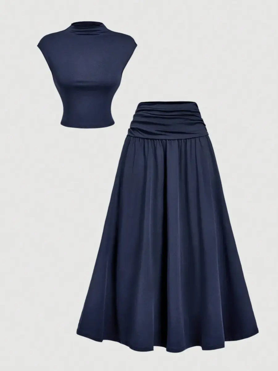 Ensemble deux pièces vert olive fluide avec jupe longue plissée